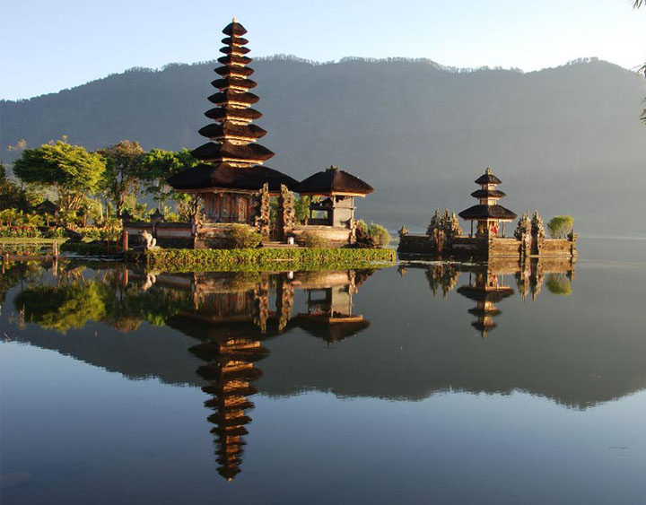 Ulun Danu Temple & Beratan Lake